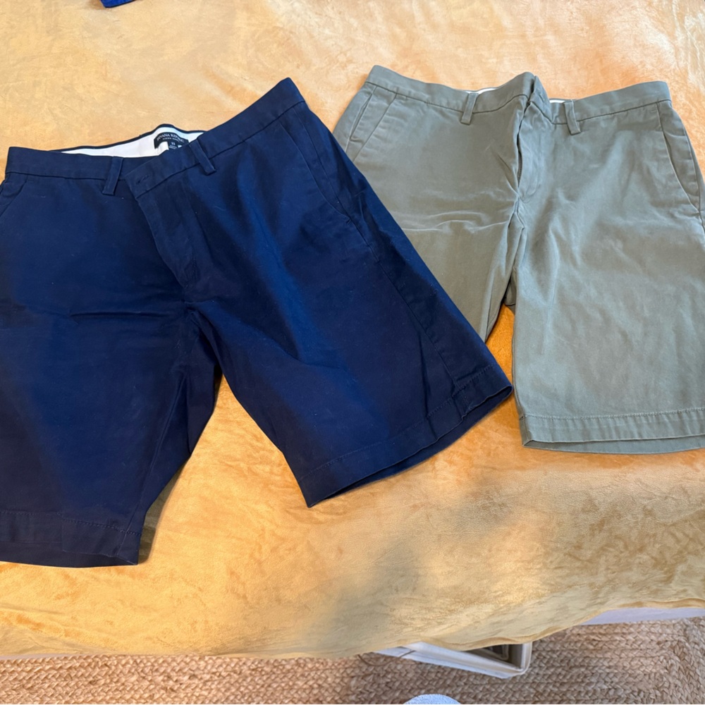 Banana Republic Men's Blue and Green Flat Front Aiden Short Shorts
